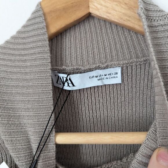NWT Zara taupe mockneck soft stretch knit short sleeve fitted sweater crop top - Picture 3 of 6